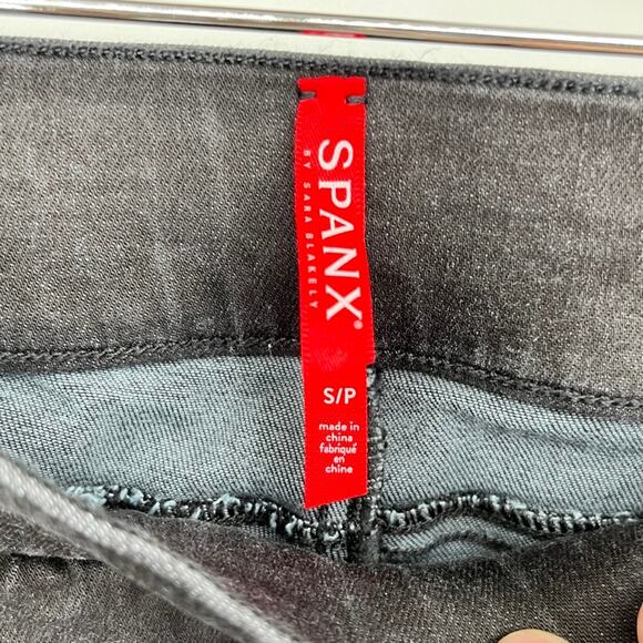 Spanx Skinny Jeans Women's S Black Distressed Jeggings Raw Hem Casual Capsule - Picture 6 of 10